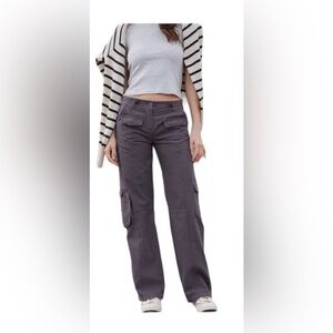 Brandy Melville Jemma Cargo Pants in Gray Mid Rise Baggy Relaxed Fit
